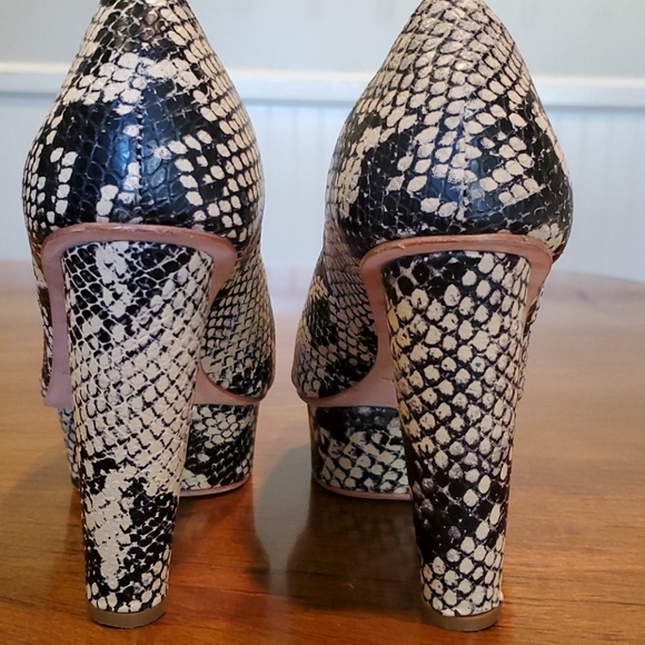 *SALE* Loeffler Randall snake print "Darcy" heels - Picture 5 of 10